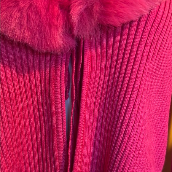 Love Tree Women's Pink Sweater with Faux Fur Collar - Picture 3 of 7